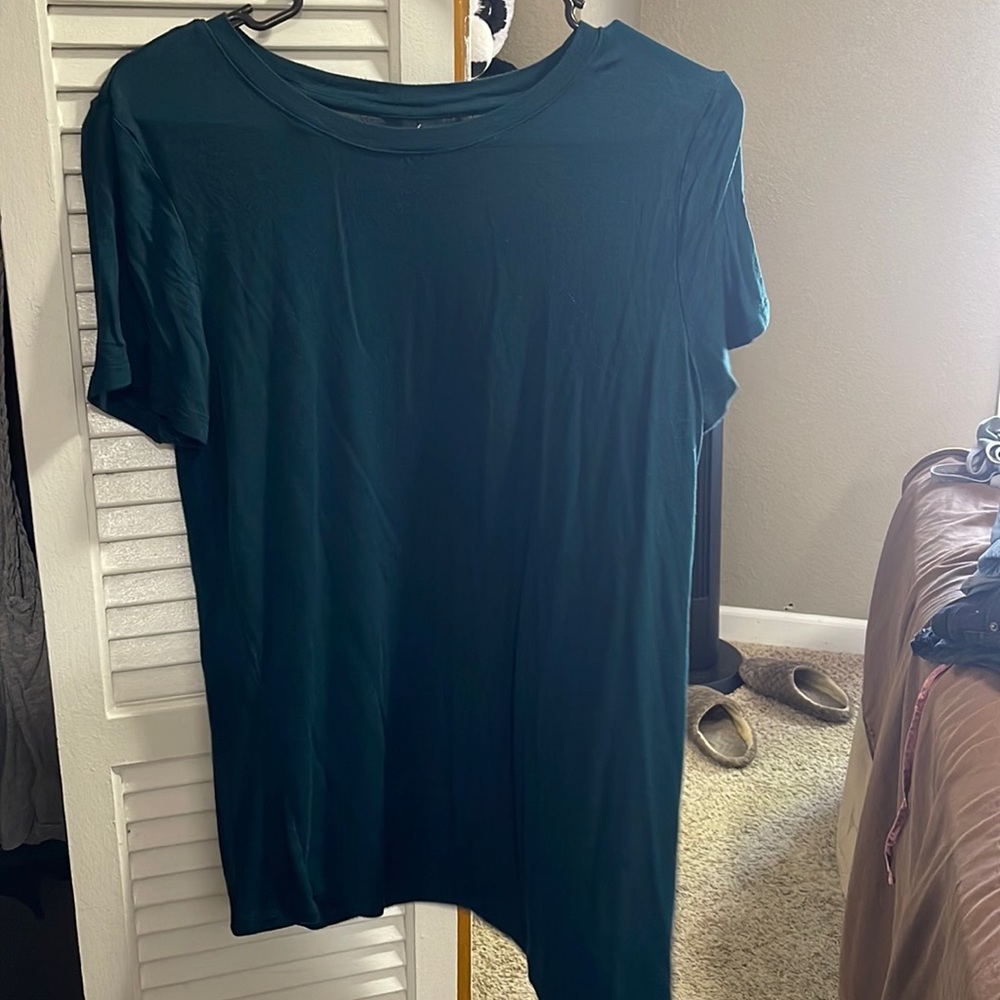 Green/blue teal tshirt. Super soft. Size small from Maurices. Very nice shirt